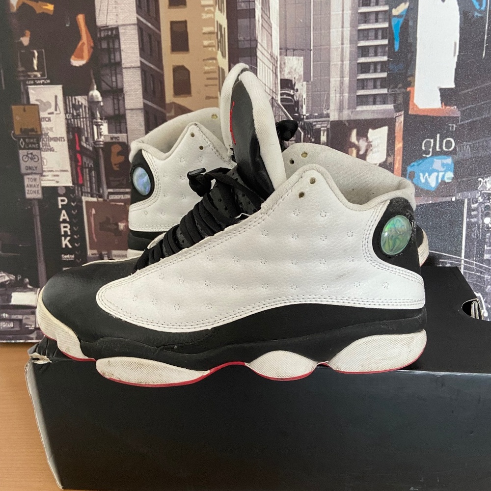 Jordans black and white size 10-10.5